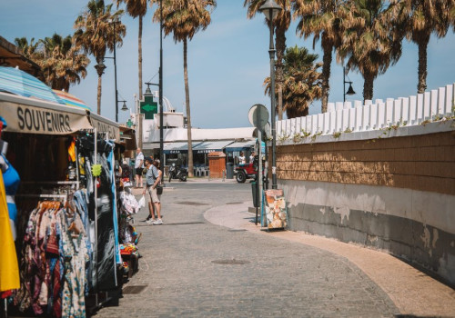 Cala Ratjada winkels: winkelstraten, zaterdagmarkt en wat je thuis bestelt