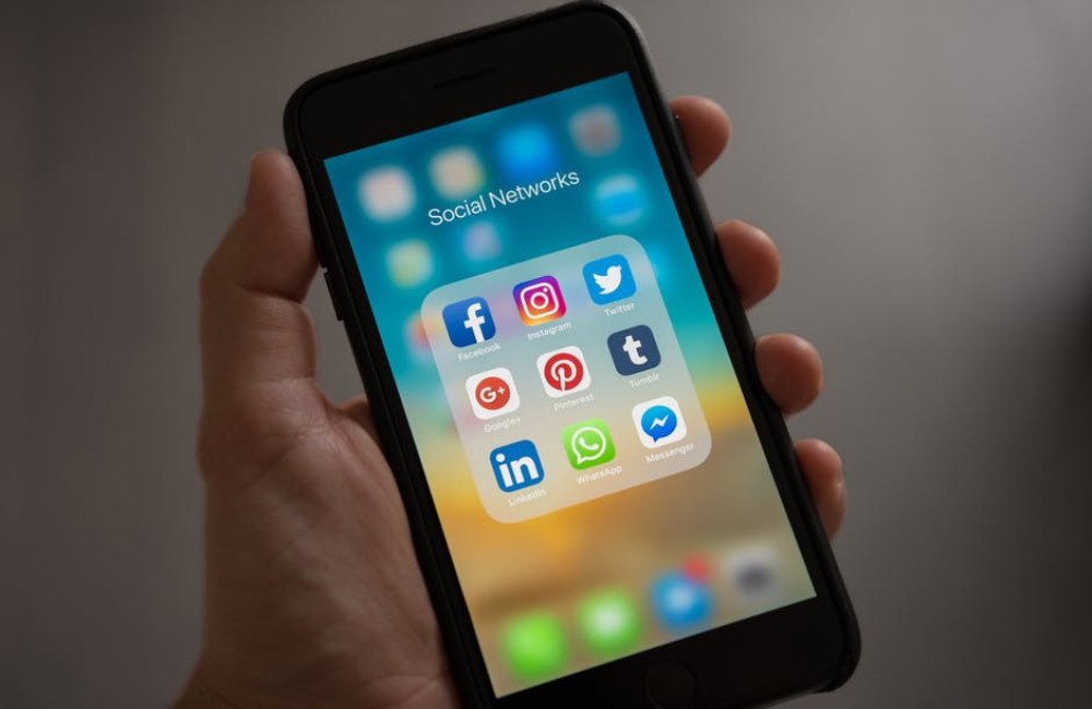 Wat betekent het als je 0032 als telefoonnummer ziet?